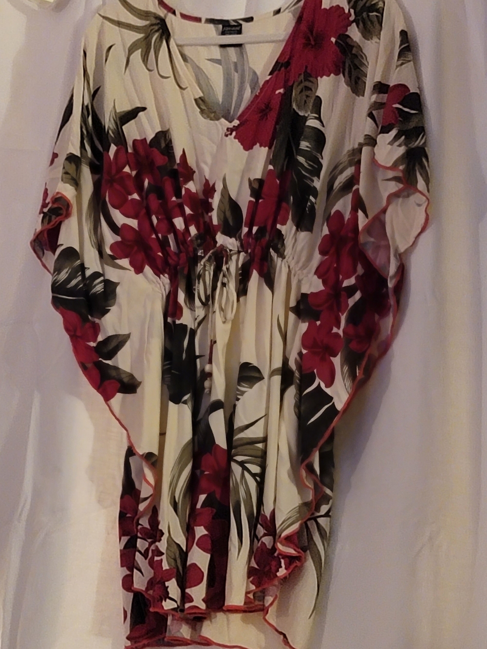 Floral V-Neck Women’s Cafton Top in Cream and Red